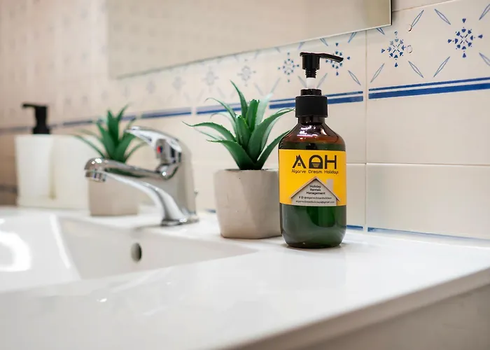 Kissed By The Sun, With Pool, Ac And Tennis Court By Algarve Dream Holidays Albufeira